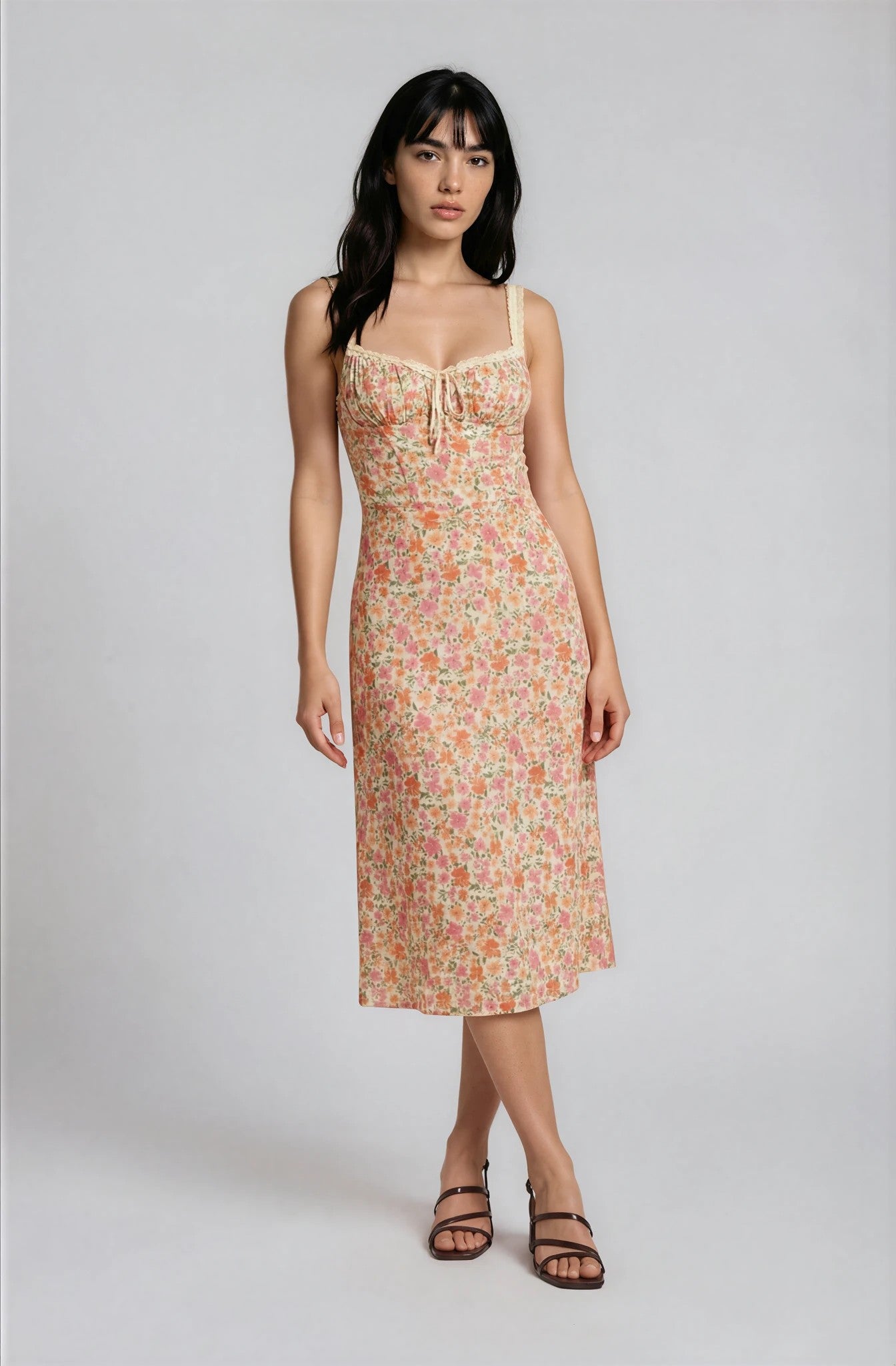 Vestido Midi con Estampado Floral y Tirantes Cami