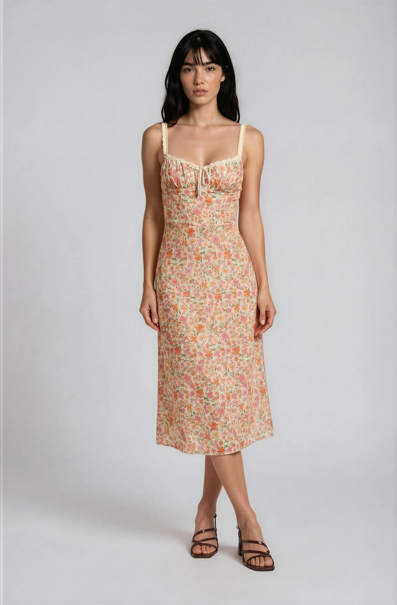 Vestido Midi con Estampado Floral y Tirantes Cami