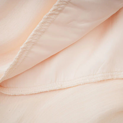 Vestido Mini Eugénie Elegante Plisado en Tono Neutral