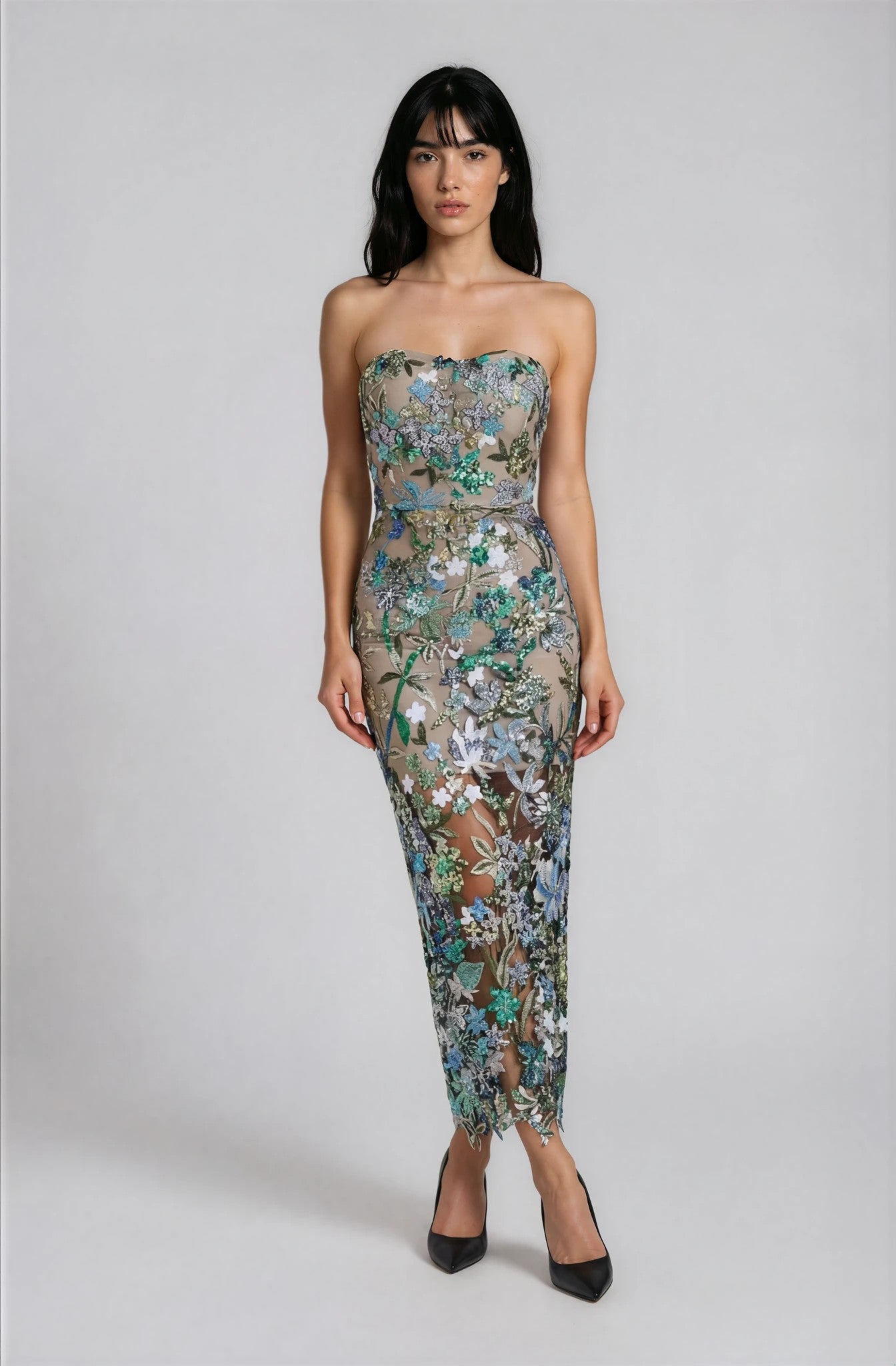 Vestido Maxi Leanna Elegante Azul con Bordado Floral